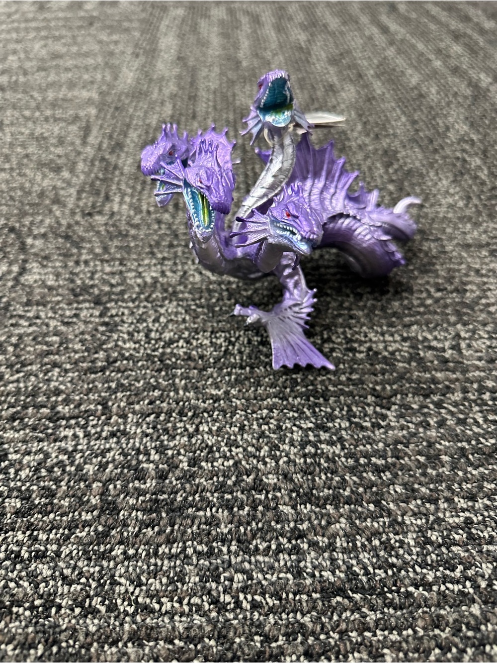 Safari Ltd Hydra Mythical Fantasy Creature 5 Headed Metallic Purple Dragon 2011
